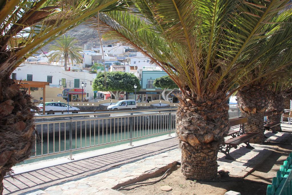Las Brisas Mogan Apartamentos プエルト・デ・モガン エクステリア 写真